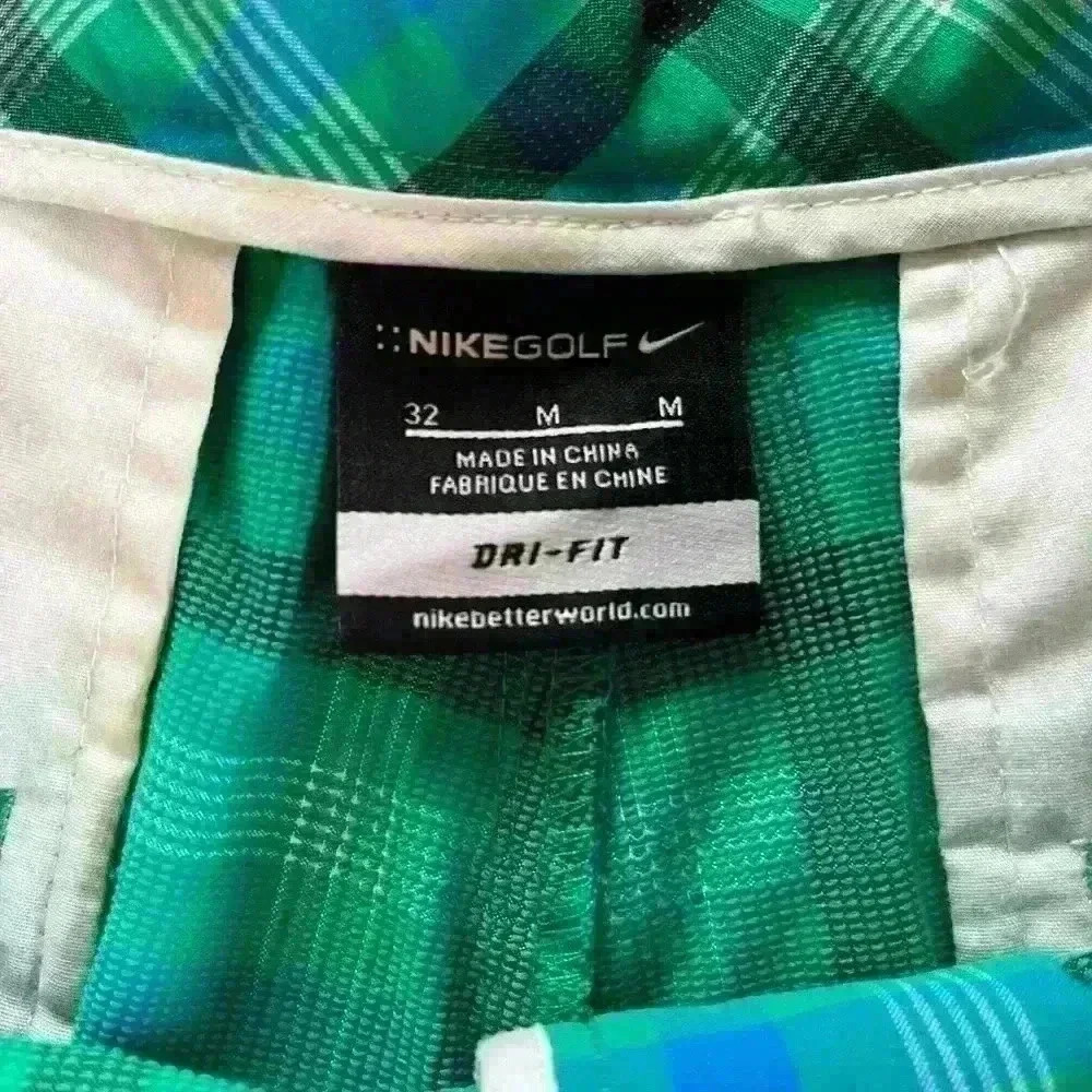 Nike Women's Golf Shorts Size 32 Dri-Fit Bermuda Green Blue Plaid EUC - Picture 11 of 13